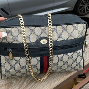 Authentic Gucci accessories collection shoulder bag. Blue